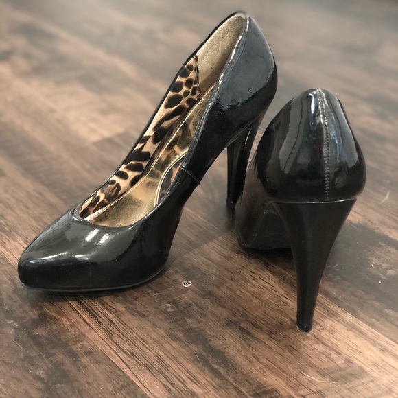 3 pairs of Heels - Picture 3 of 7